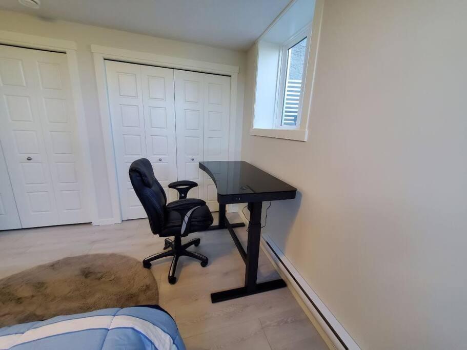 Apartament Cozy Rockland Park Unit+Parking Calgary Zewnętrze zdjęcie