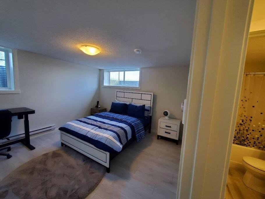 Apartament Cozy Rockland Park Unit+Parking Calgary Zewnętrze zdjęcie