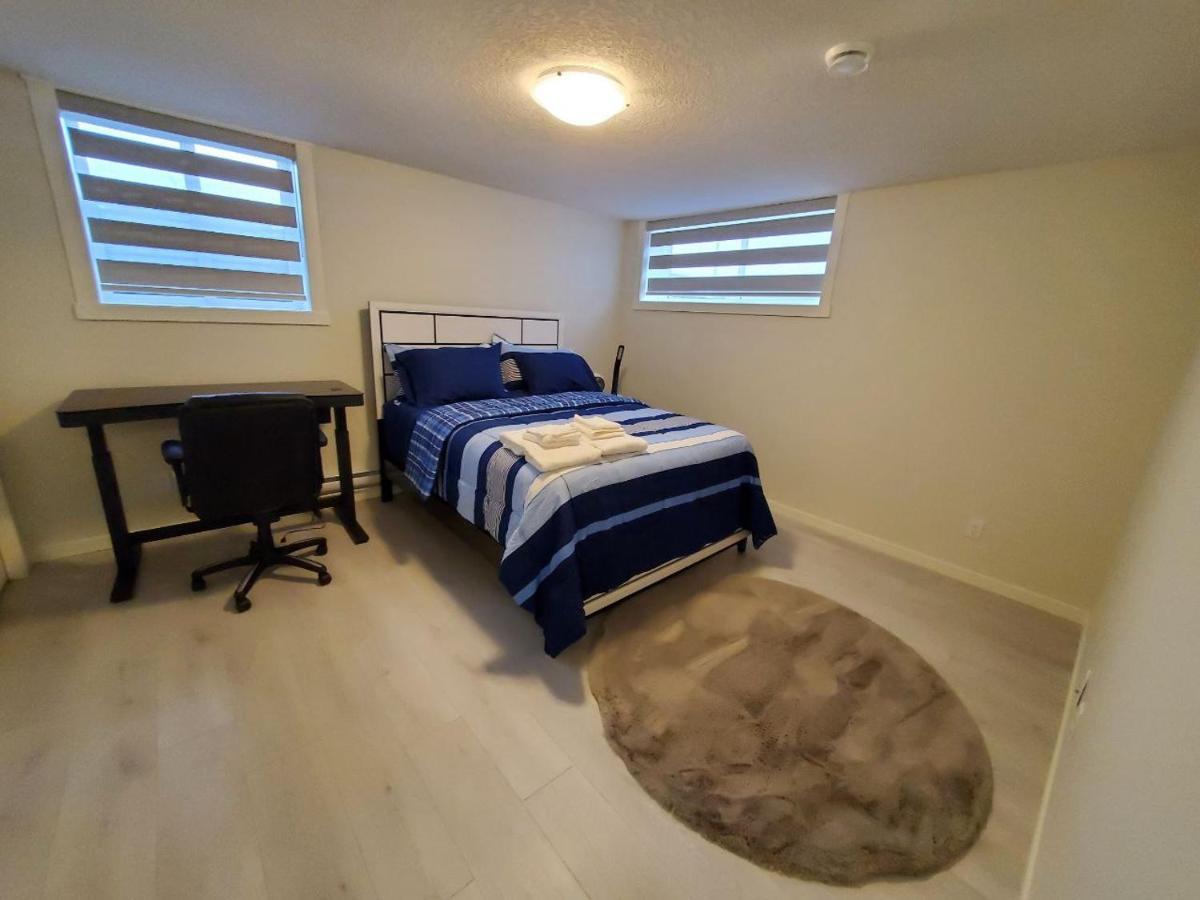 Apartament Cozy Rockland Park Unit+Parking Calgary Zewnętrze zdjęcie