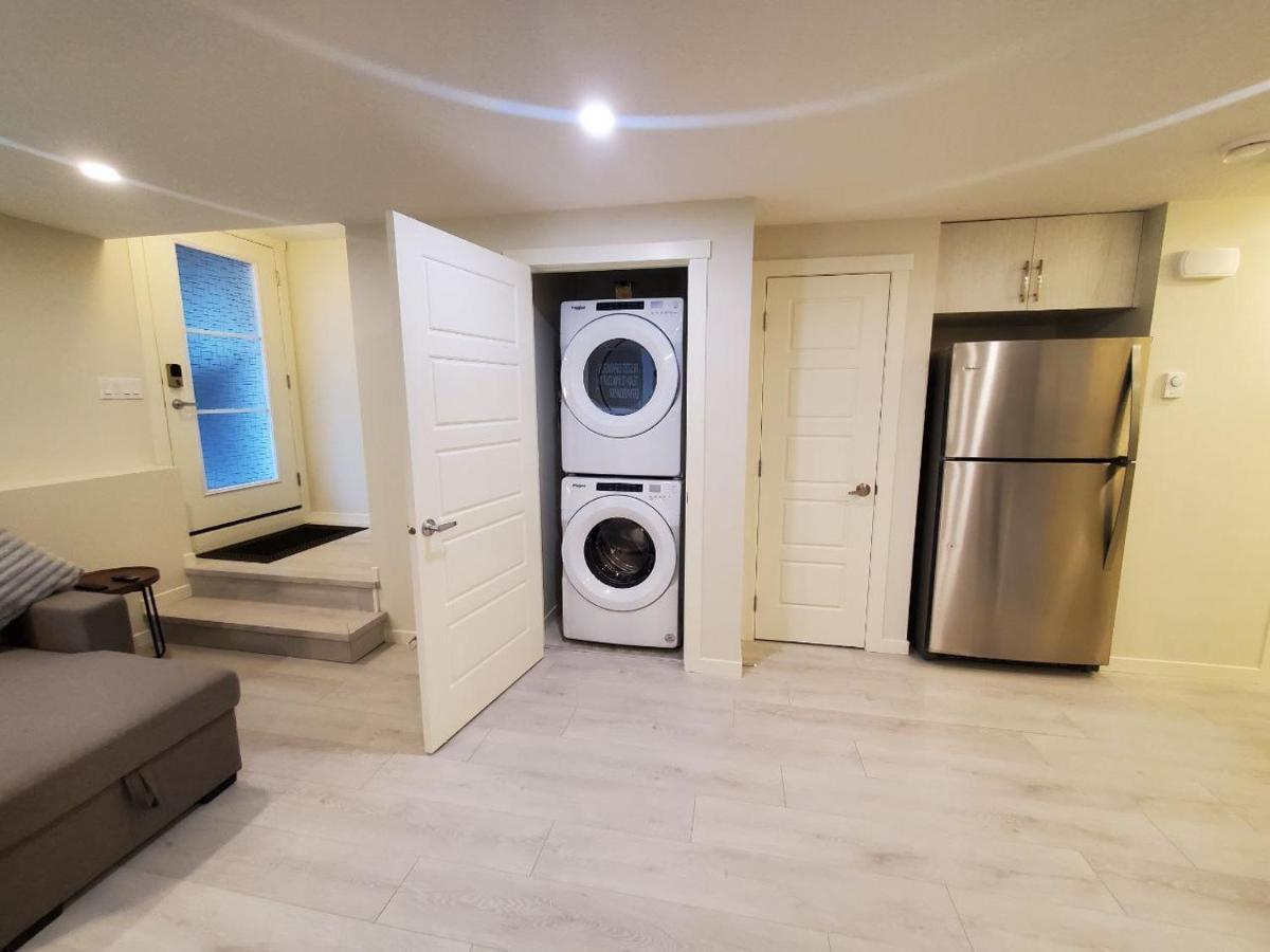 Apartament Cozy Rockland Park Unit+Parking Calgary Zewnętrze zdjęcie