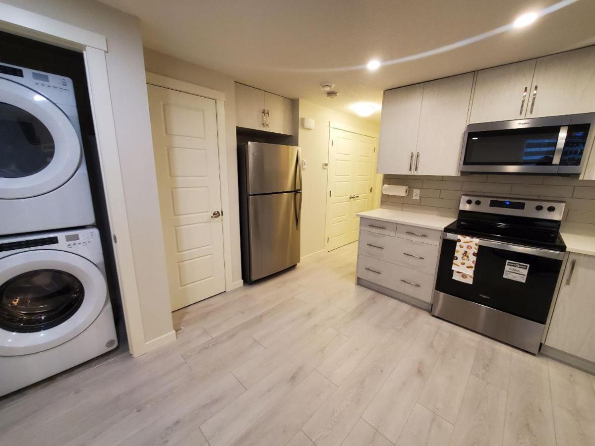 Apartament Cozy Rockland Park Unit+Parking Calgary Zewnętrze zdjęcie