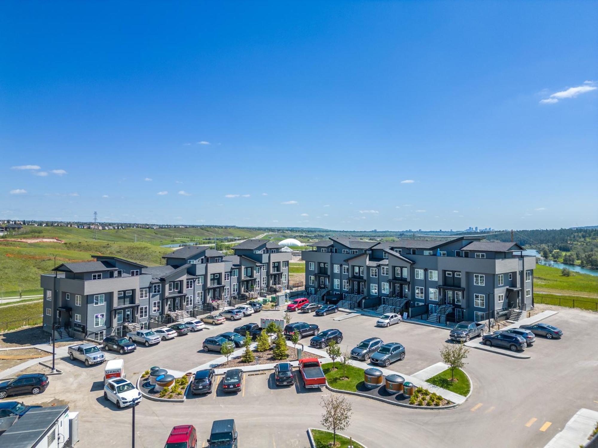 Apartament Cozy Rockland Park Unit+Parking Calgary Zewnętrze zdjęcie