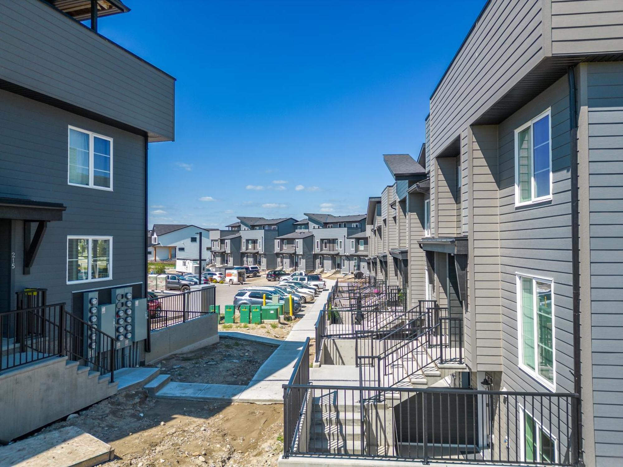 Apartament Cozy Rockland Park Unit+Parking Calgary Zewnętrze zdjęcie