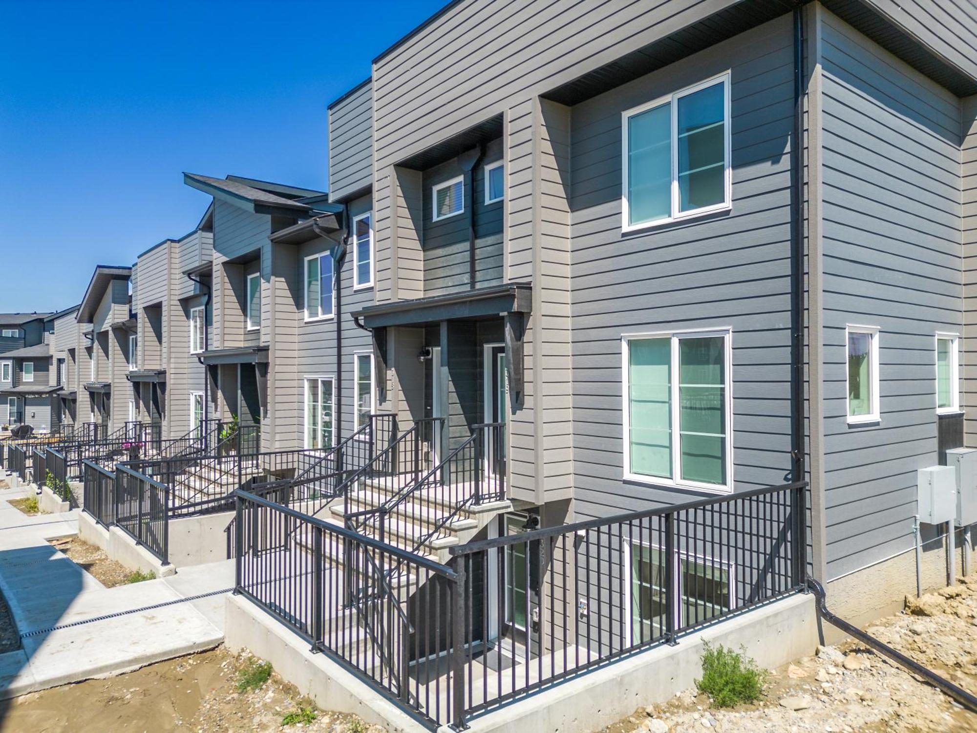 Apartament Cozy Rockland Park Unit+Parking Calgary Zewnętrze zdjęcie