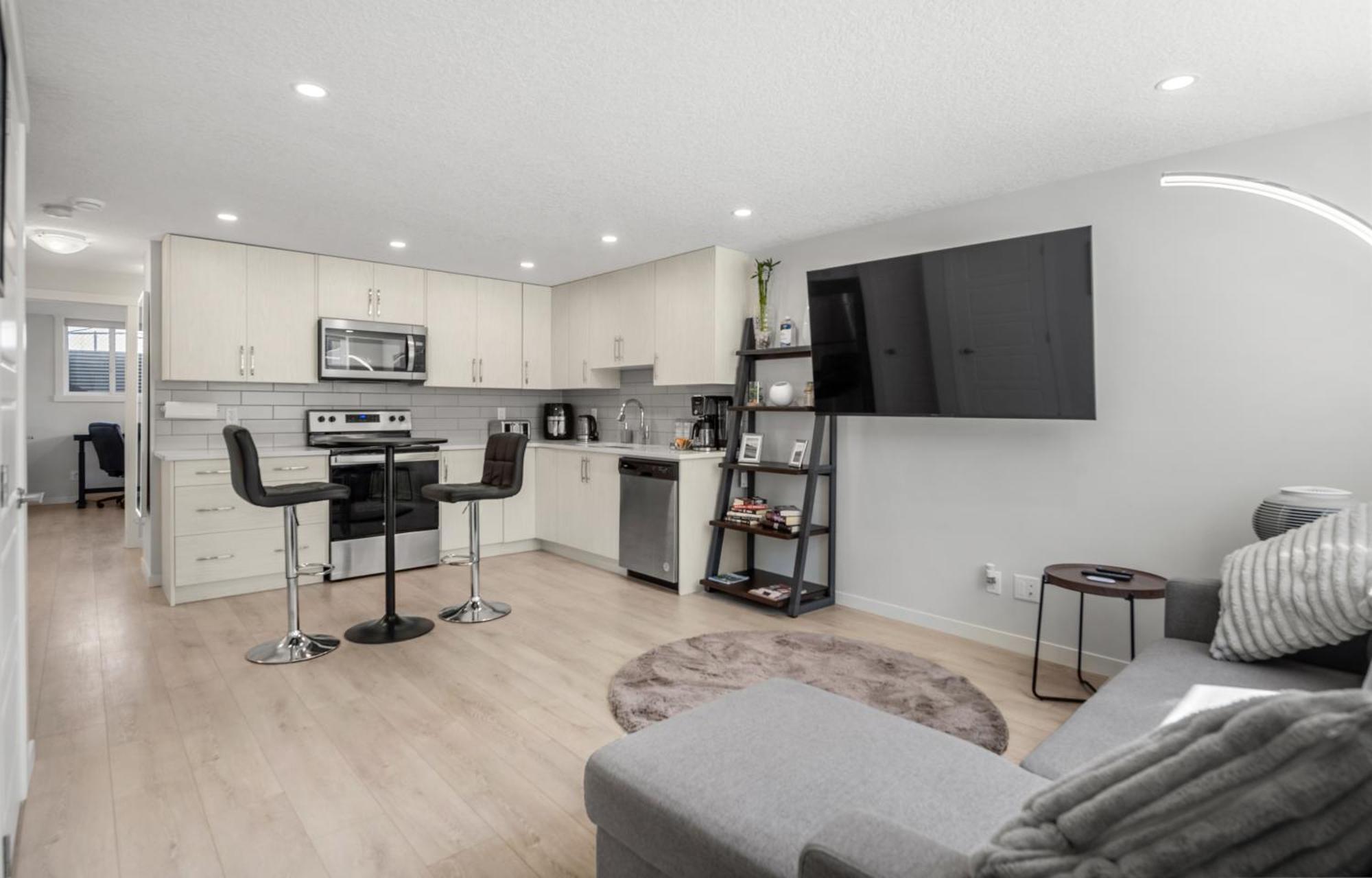 Apartament Cozy Rockland Park Unit+Parking Calgary Zewnętrze zdjęcie